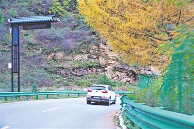 <p>　　公路通，百業(yè)興。</p>