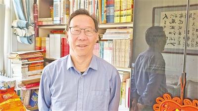 趙炳庭接受本報(bào)記者采訪。